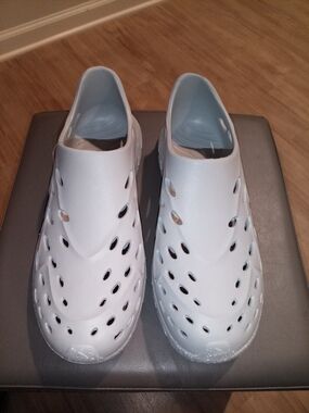 Rugged Shark Men's Slip-On Light Gray Ventilated Rubber Shoe Sz 13